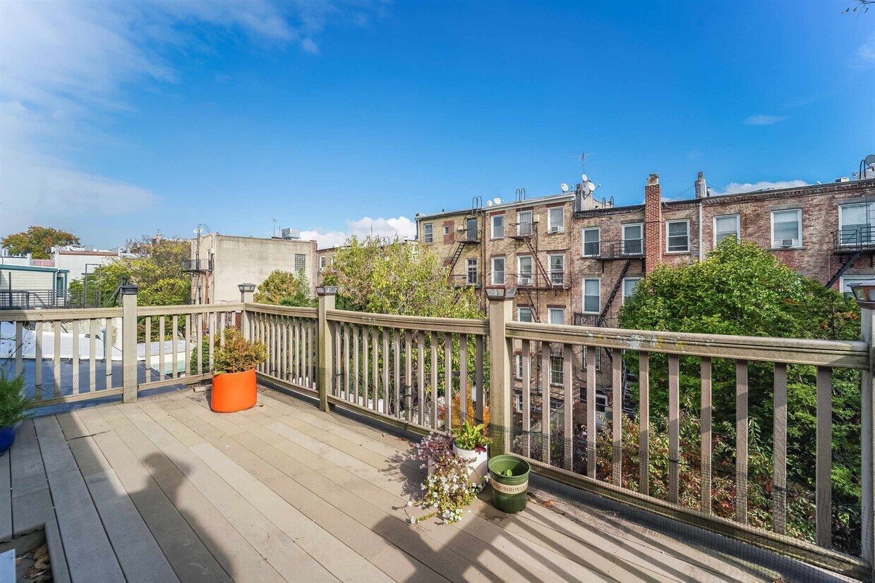 Foto principal - 715 Bloomfield St