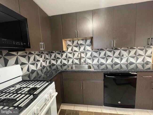 Foto del edificio - 1421 Potomac Heights Dr