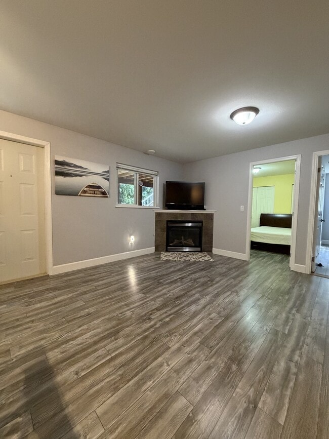 Building Photo - 35258 Firdale Ave