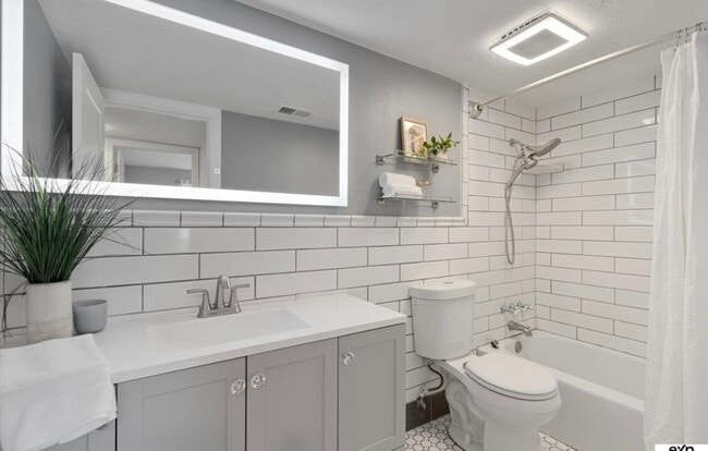 Building Photo - 12727 Woodcrest Plz