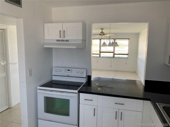 Foto del edificio - 2309 Park Ln