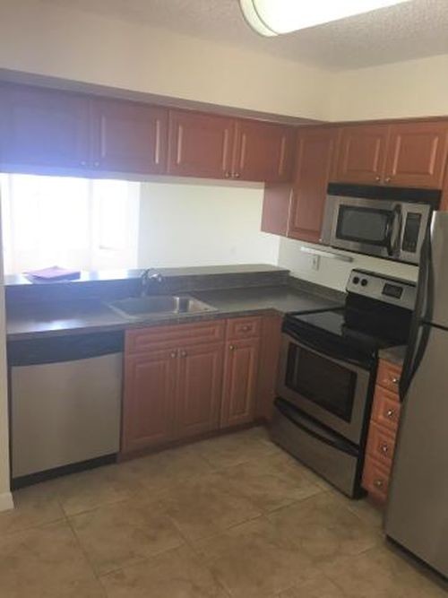 Foto del edificio - 8201 Glenmoor Dr