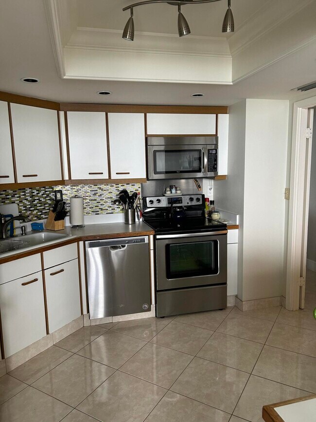 Foto del edificio - 5080 N Ocean Dr