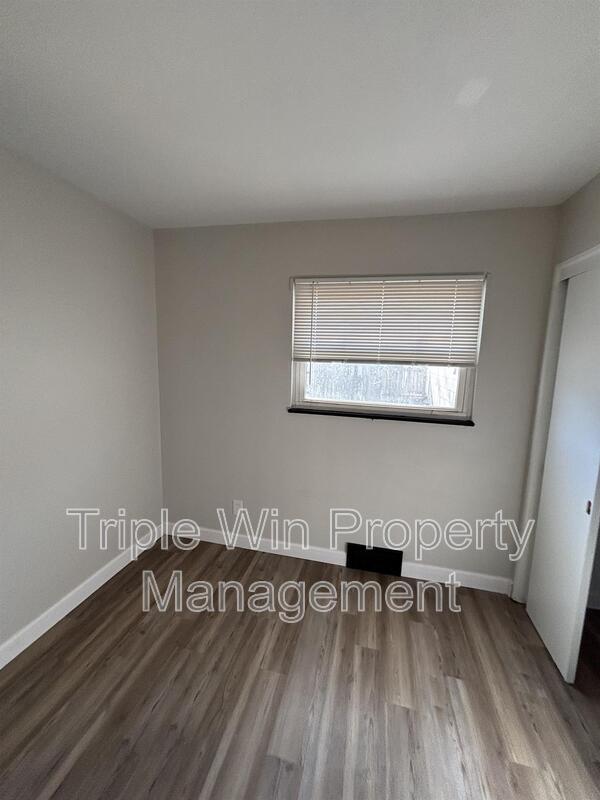 Building Photo - 7932 Labelle St