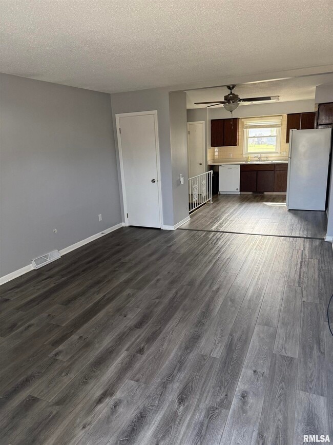 Building Photo - 2843 High Point Dr