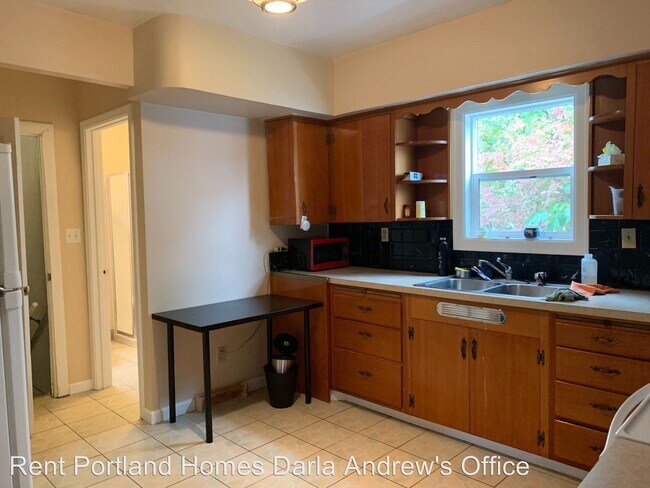 Building Photo - 3 br, 2 bath House - 2414 SE 92nd Ave
