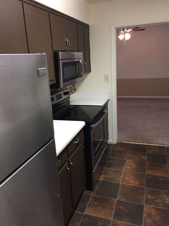 Foto del edificio - Renovated 2 Bedroom / 2 Bath Condo for Rent