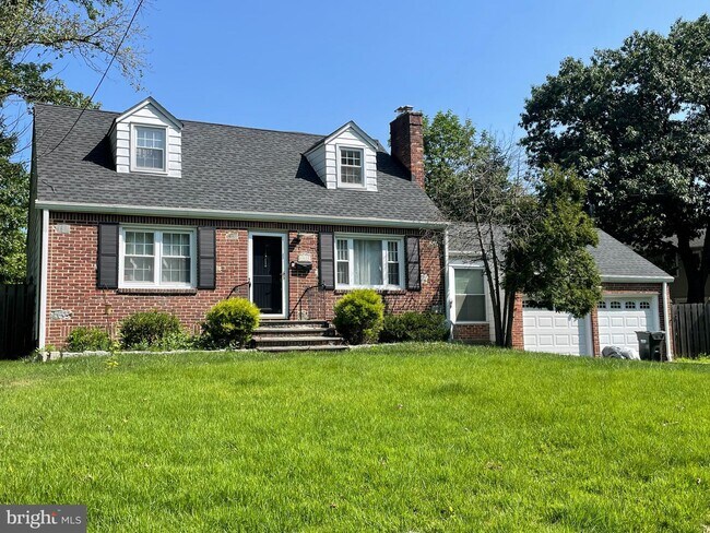 Foto del edificio - 2025 Hill Top Rd