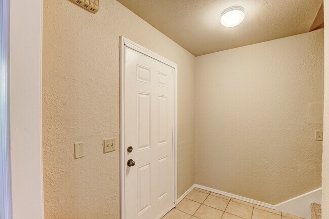 Foto del edificio - Cozy Duplex for Rent!