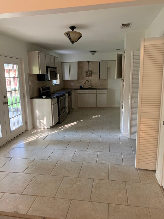 Foto del edificio - 9720 Leland Ln