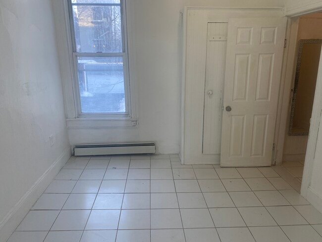 Building Photo - 121 Highland Ave