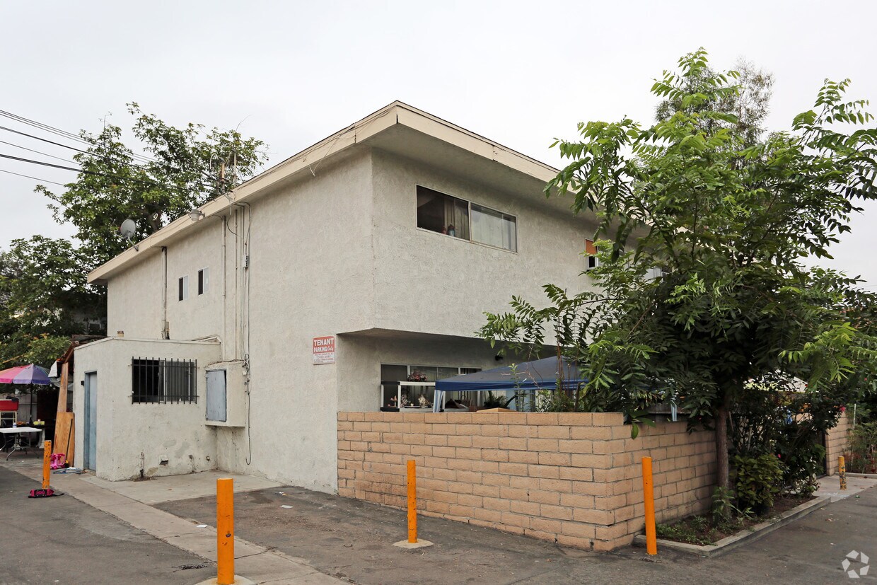 Building Photo - 14072 Buena St