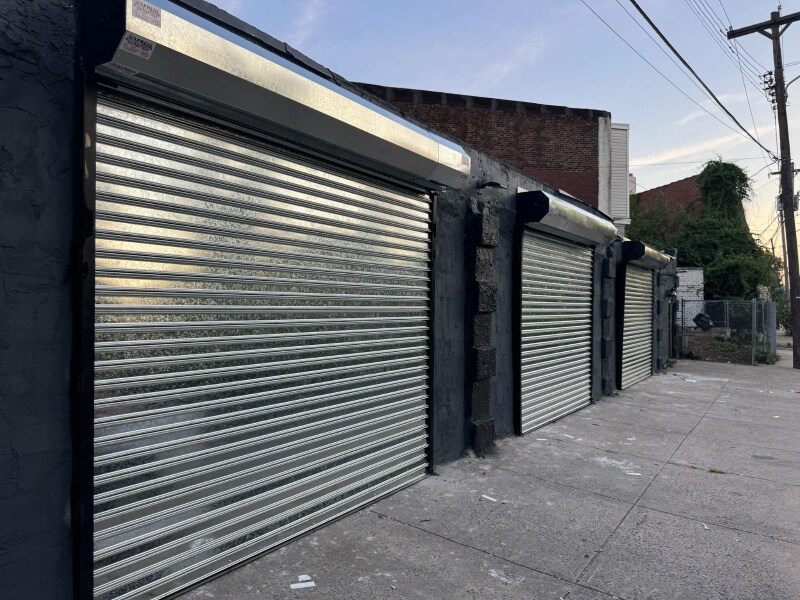 Foto principal - 4938 N Carlisle St