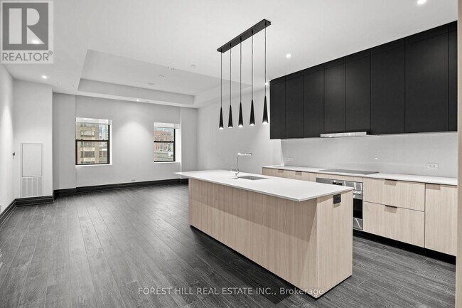 Photo du bâtiment - 2-1302 Avenue Rd