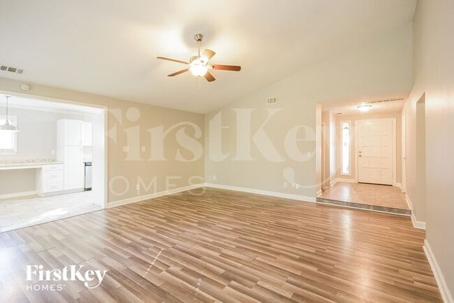 Foto del edificio - 939 Dickens Rd NW