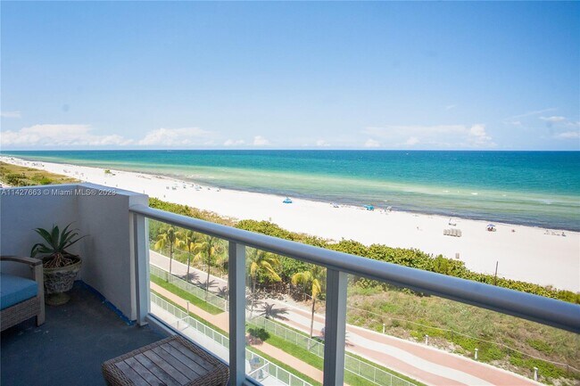 Foto del edificio - 5601 Collins Ave