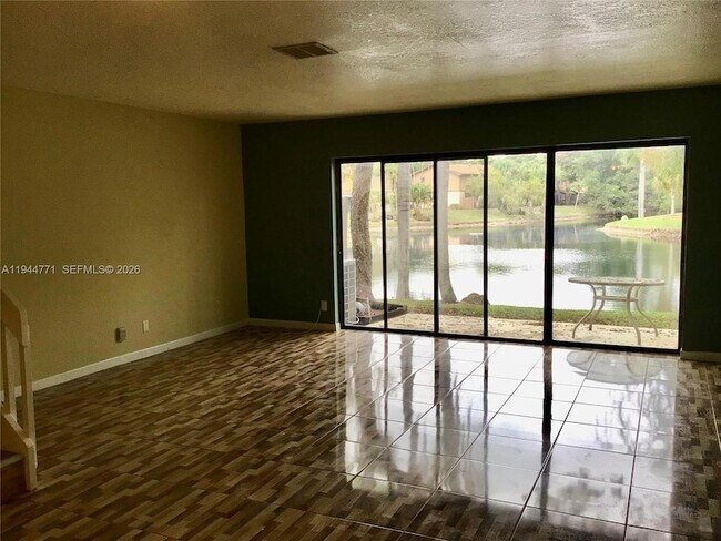 Foto del edificio - 4722 NW 82nd Ave