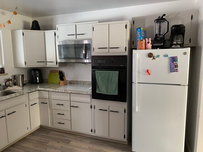 Foto del edificio - 220 Tulane Dr