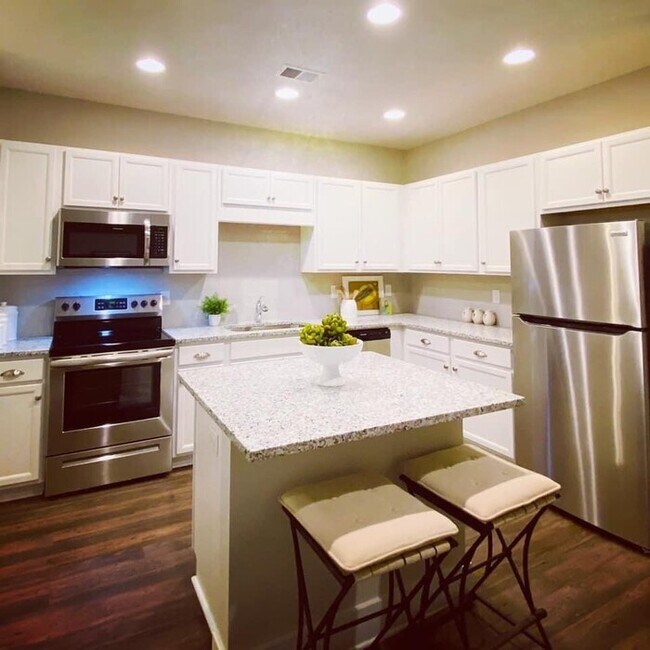 Building Photo - 4009 Ashley Dr