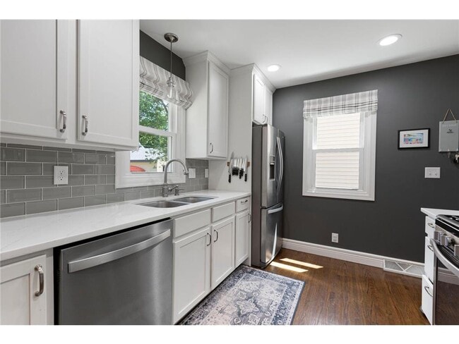 Building Photo - 2629 Idaho Ave S