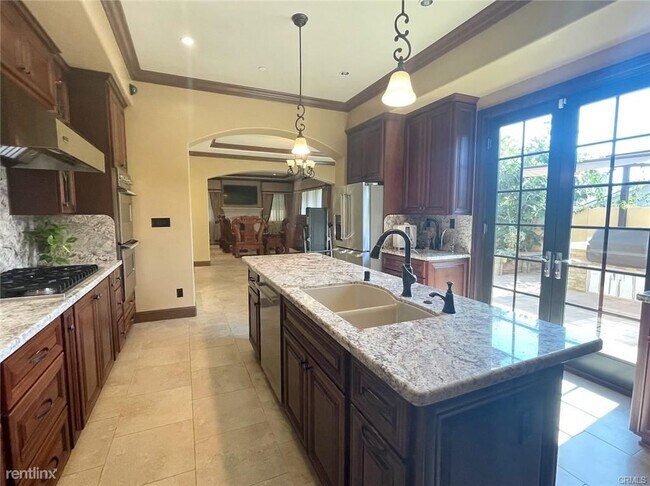 Foto del edificio - 5 br, 4.5 bath House - 16583 Silktree St