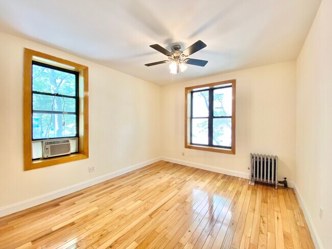 Building Photo - 935 St Nicholas Ave