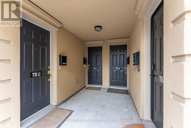 Building Photo - 60 Carr St