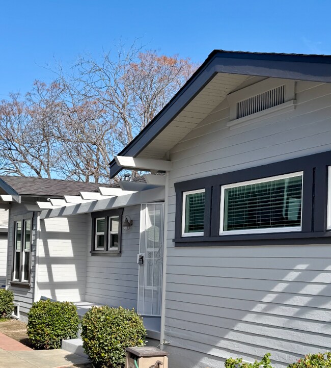 Photo - 541 W Commonwealth Ave House