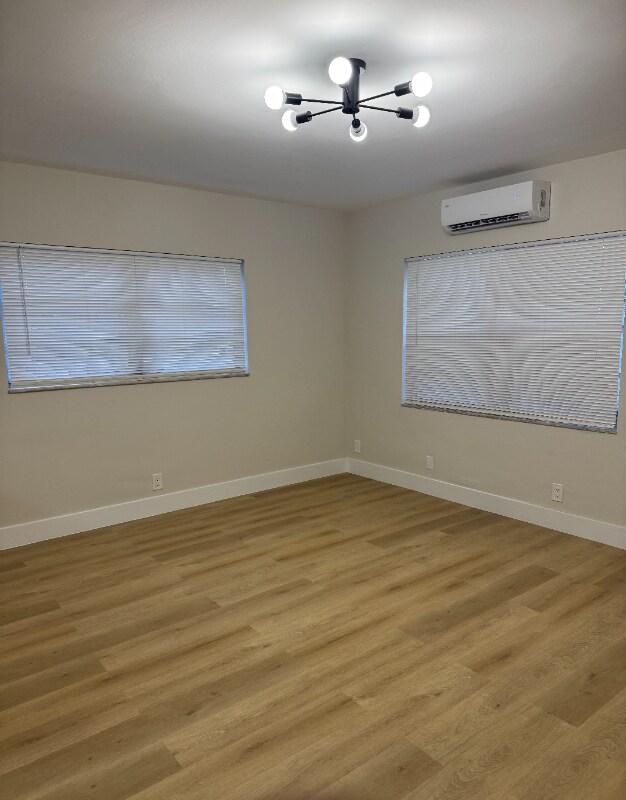 Foto del edificio - 5410 NE 22nd Terrace