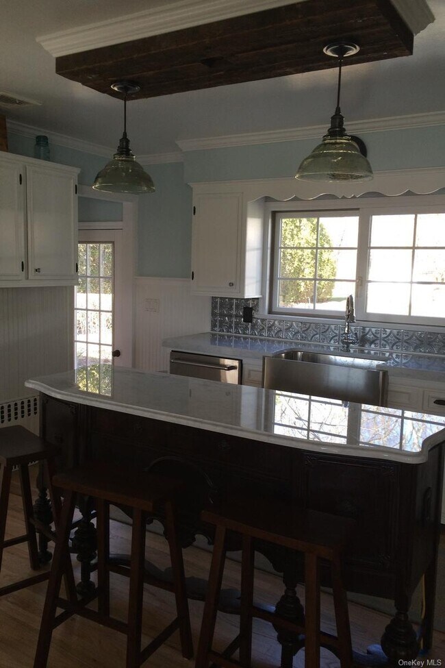 Foto del edificio - 56 Seaman Rd