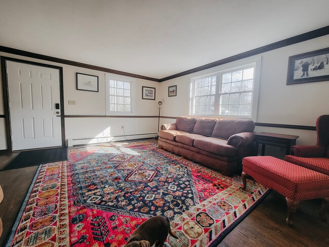 Foto del edificio - 51 Woods Rd