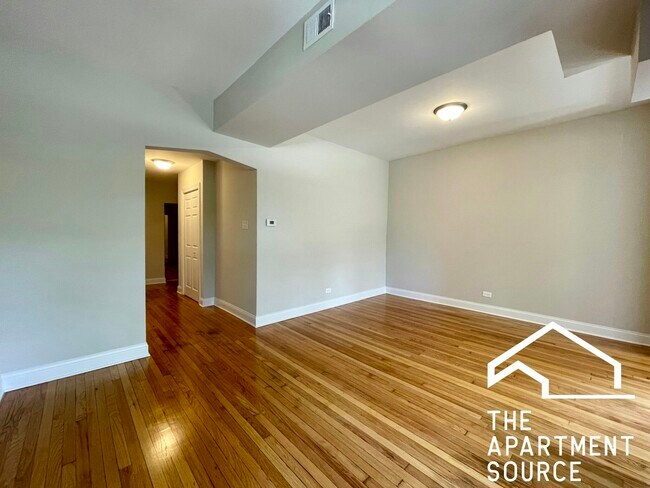 Foto del edificio - 2323 N Kedzie Blvd