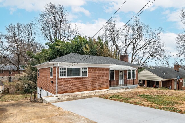 Photo - 4620 Golf Park Dr Apartment