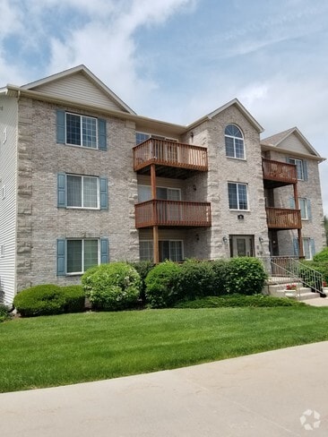 Building Photo - 3031 Holiday Ct