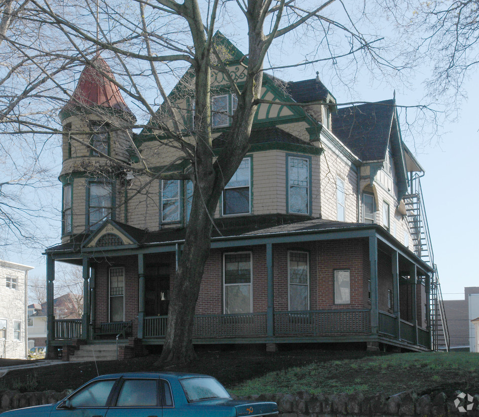 Primary Photo - 2005 N 3rd St