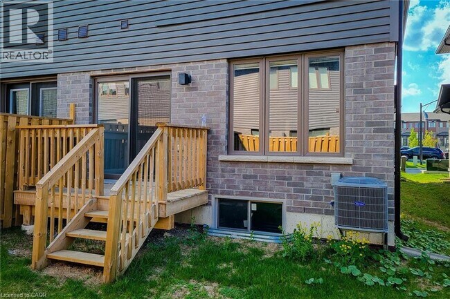 Photo du bâtiment - 30 Times Square Blvd