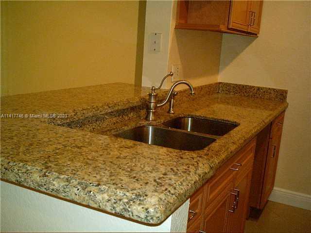 Foto del edificio - 2564 Centergate Dr