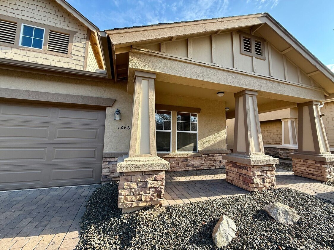 Foto principal - Amazing townhome in Quailwood