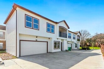 Building Photo - 11623 Waldemar Dr