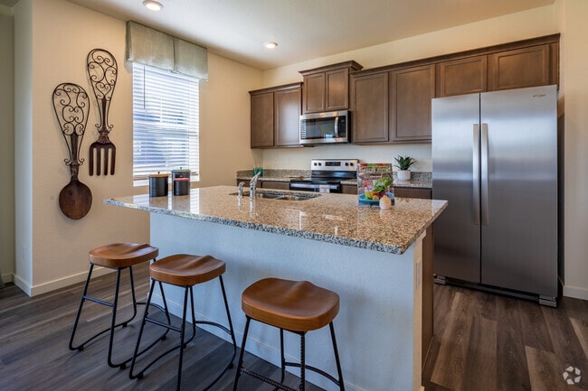 Interior Photo - Cottonwood Hollow