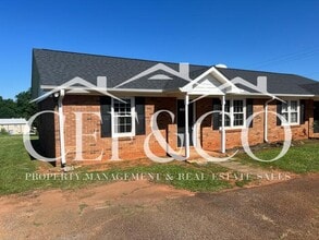 Building Photo - 7940 Valley Falls Rd