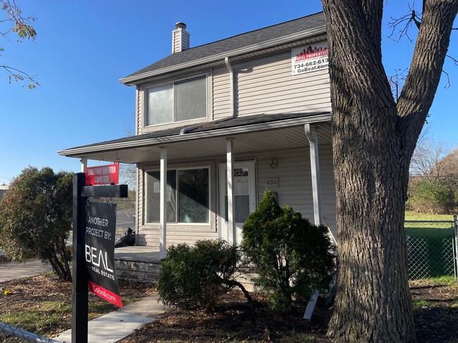 Foto del edificio - 436 S Washington St