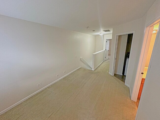 Foto del edificio - 2624 Carrolwood Rd