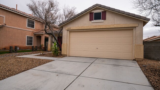 Foto del edificio - Beautiful Single Story Home with New Floor...