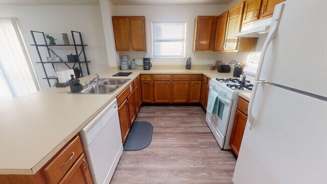 Building Photo - 1056 Sitting Bull Ct