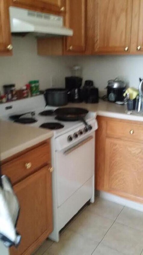 Primary Photo - 104 Adams St
