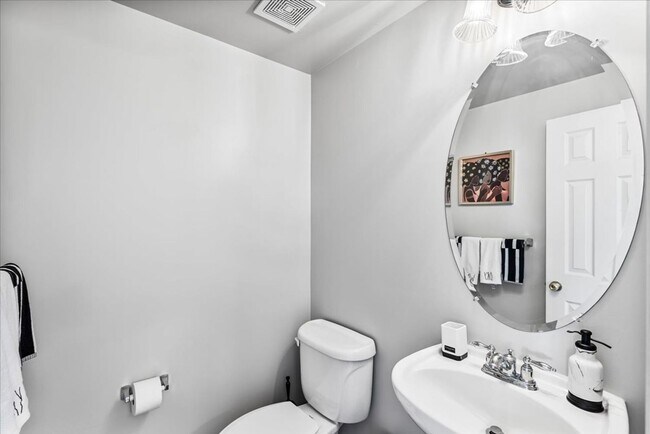 Foto del edificio - Close to I-95 and Downtown Fredericksburg
