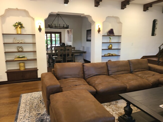 Foto del edificio - 359 Heather Heights Ct