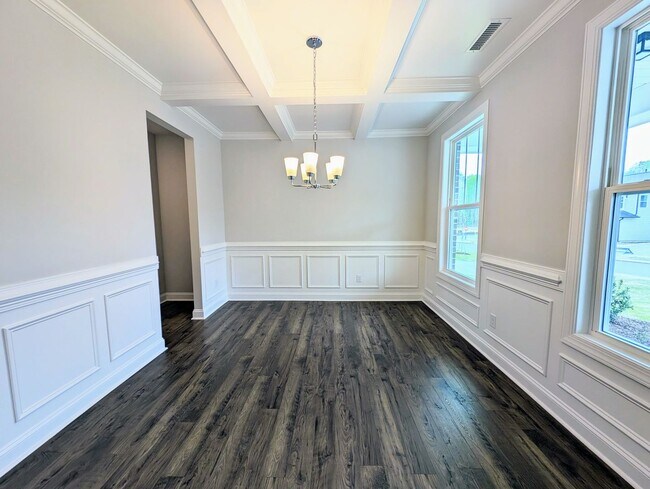 Building Photo - Barrington Dream Home