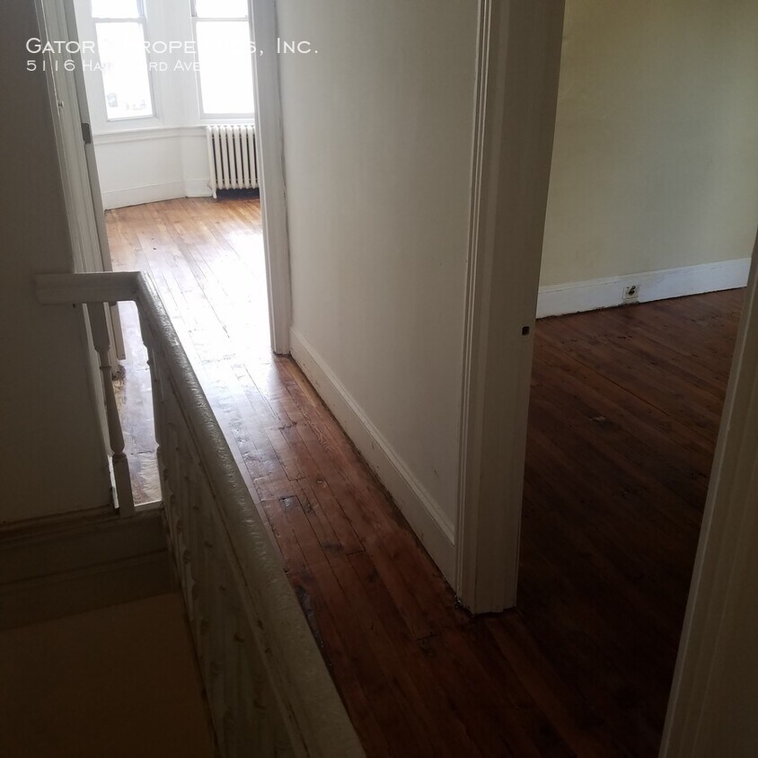 Building Photo - Large 5 Bedroom House FOR RENT